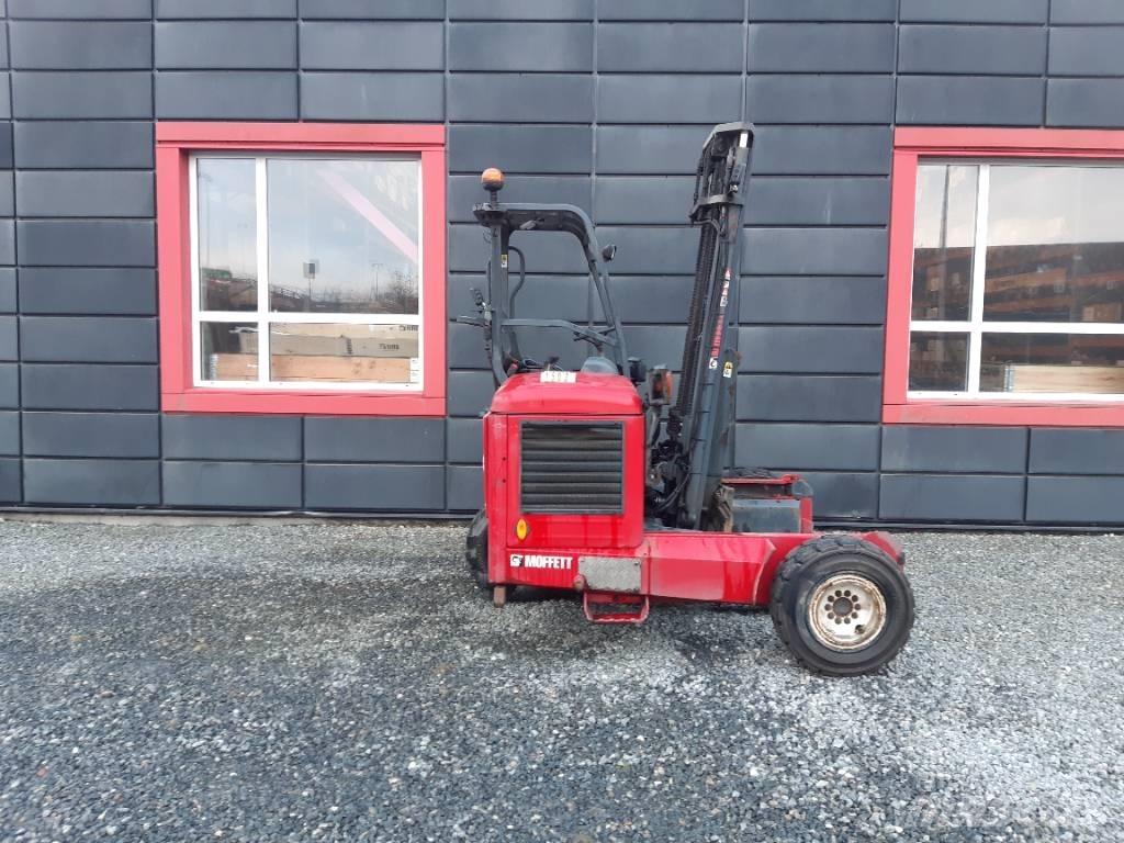 Moffett M5 25.3 شاحنات ذات رافعات شوكية - أخرى