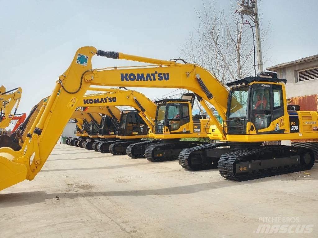 Komatsu PC 200 حفارات زحافة