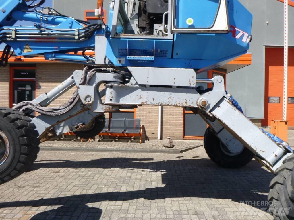 Menzi Muck A71 T2M حفارات خاصة