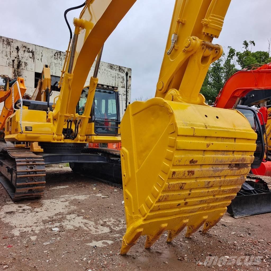 Komatsu PC 450 حفارات زحافة