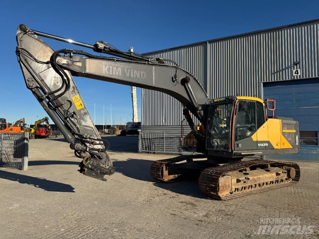 Volvo EC 250 EL حفارات زحافة