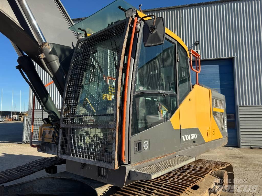 Volvo EC 250 EL حفارات زحافة