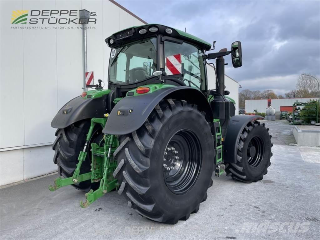 John Deere 6250R الجرارات
