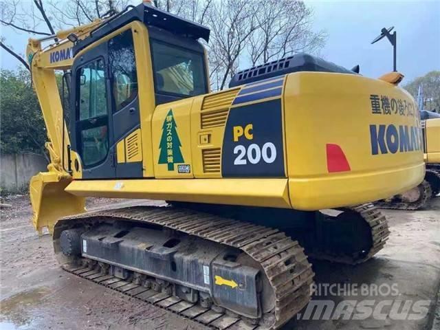 Komatsu PC 200-8 حفارات زحافة