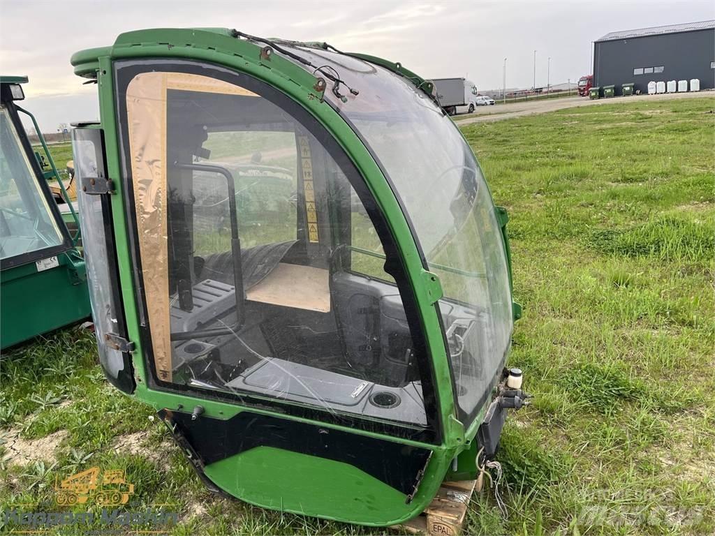 John Deere 1470E كابينة والداخلية