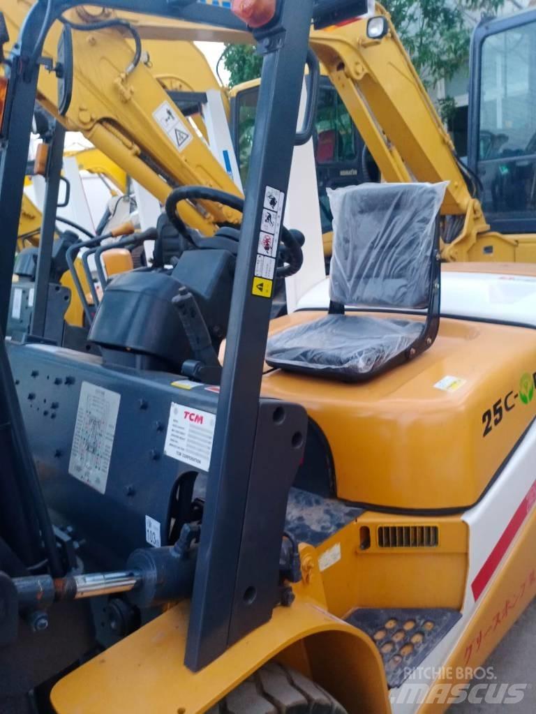 TCM FD 25 شاحنات الديزل