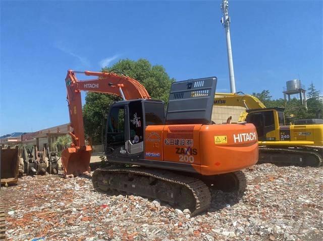 Hitachi ZX200-3G حفارات زحافة