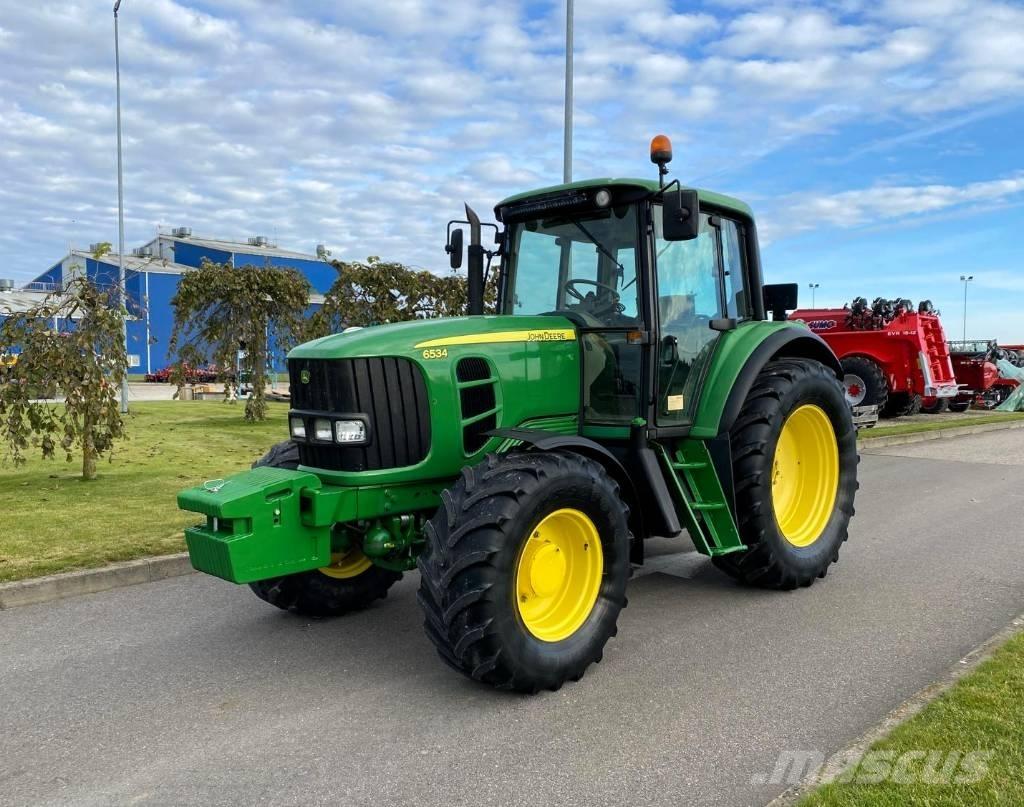 John Deere 6534 الجرارات