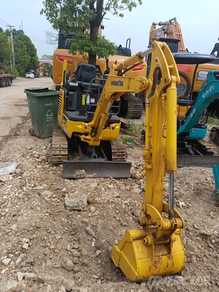 Komatsu PC 18 حفارات زحافة