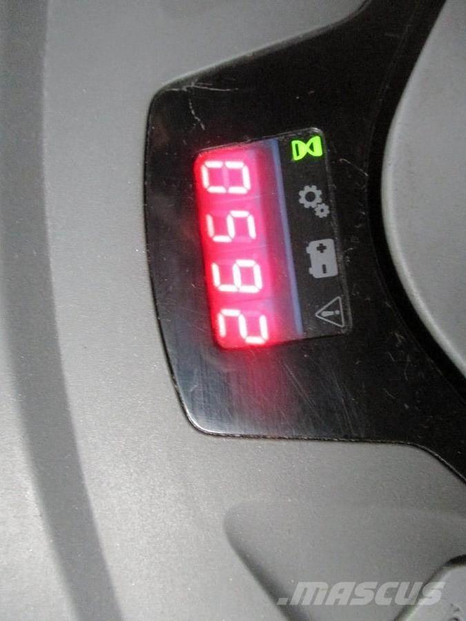 Toyota SPE160L معدات التكديس الجوالة