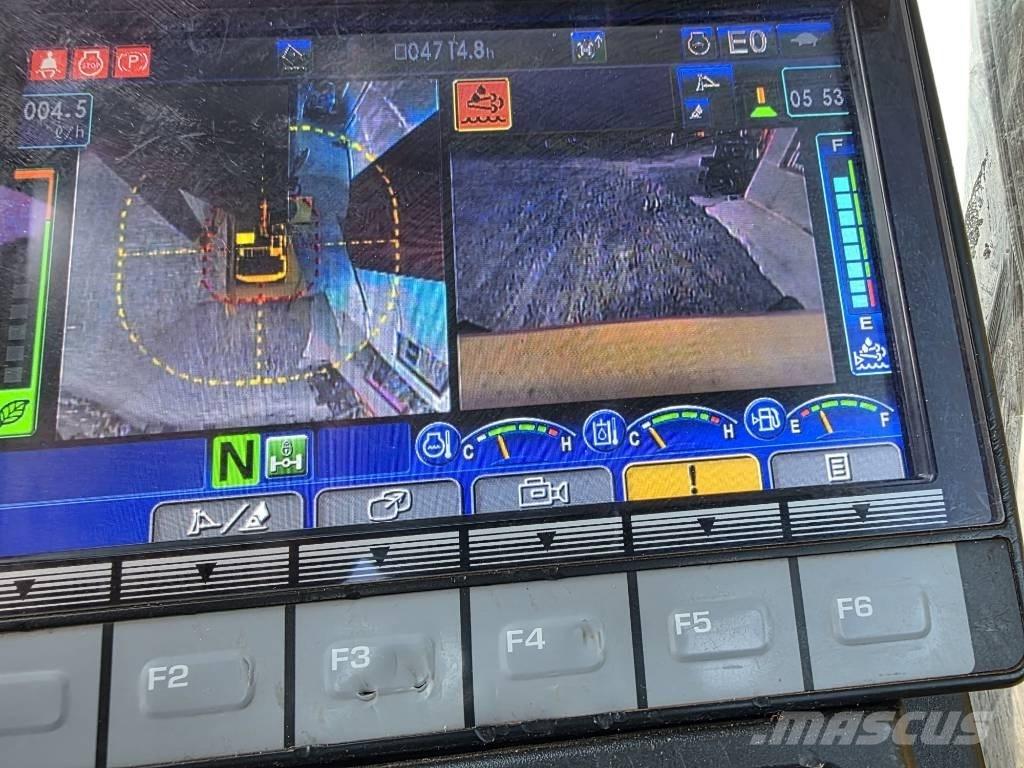 Komatsu PW 148-11 بلدوزرات مجنزرة