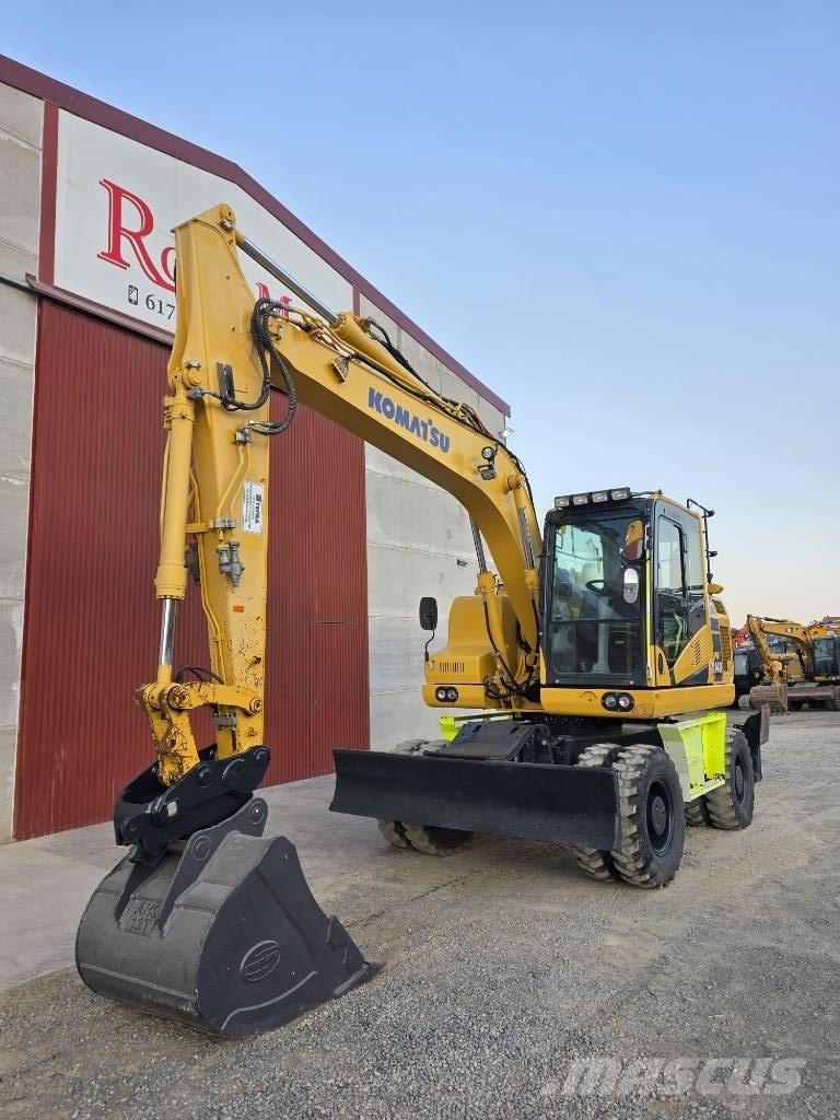 Komatsu PW 148-11 بلدوزرات مجنزرة