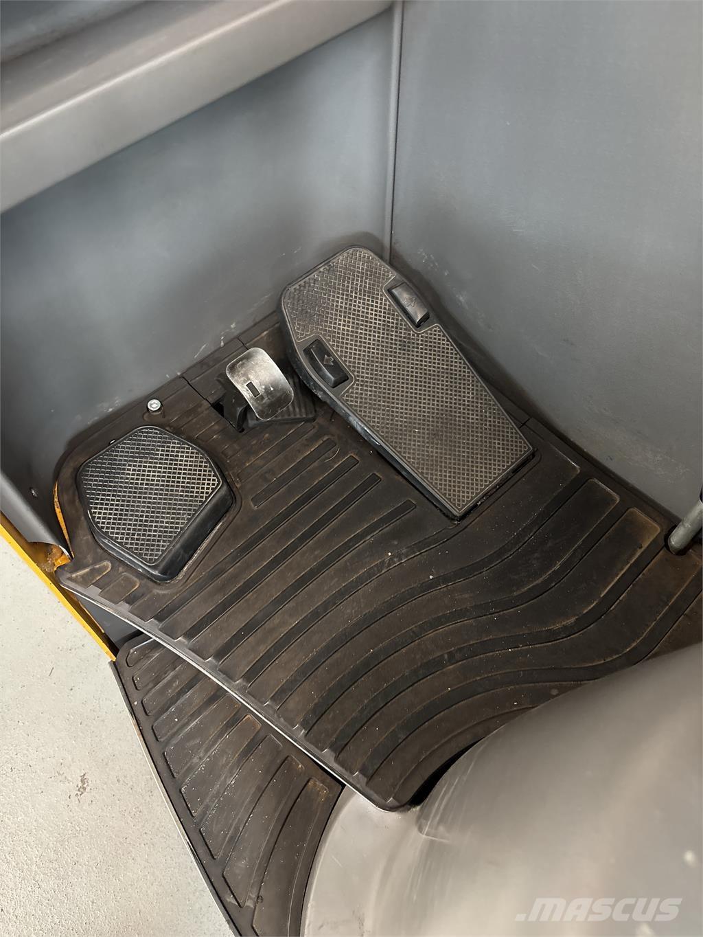 Atlet UMS200 شاحنة مناولة