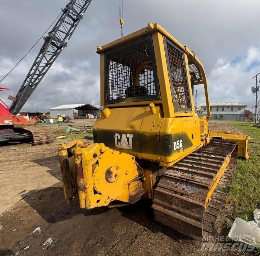 CAT D 5 G LGP بلدوزرات مجنزرة