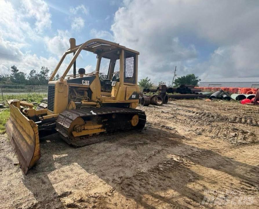 CAT D 5 G LGP بلدوزرات مجنزرة