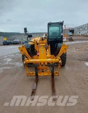 JCB 540-140 مناولات متداخلة