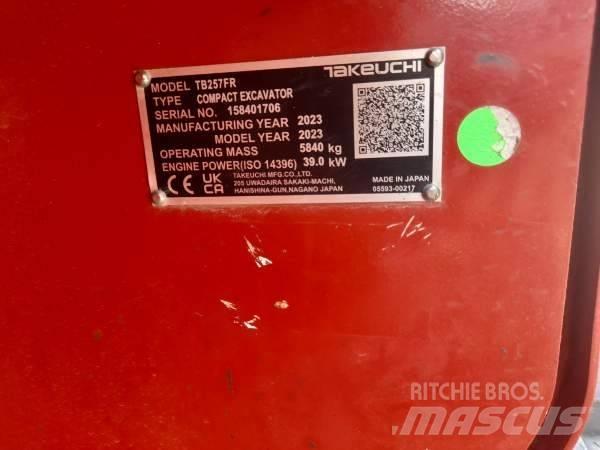 Takeuchi TB 257 FR حفارات صغيرة أقل من 7 طن (حفارات صغيرة)