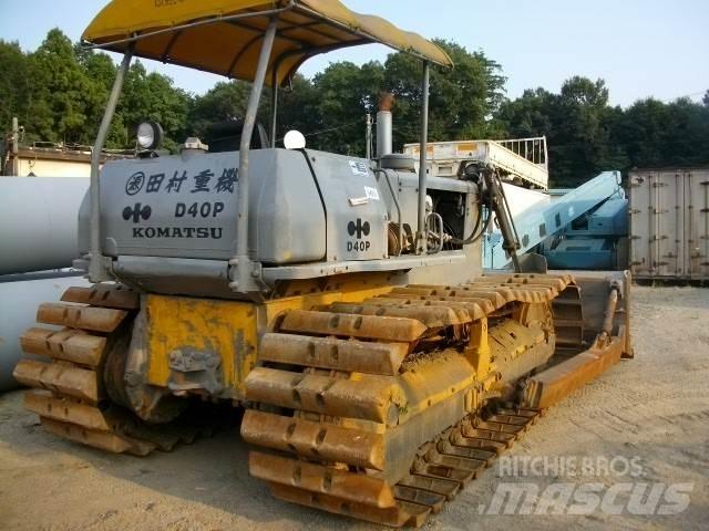 Komatsu D 40 P بلدوزرات مجنزرة