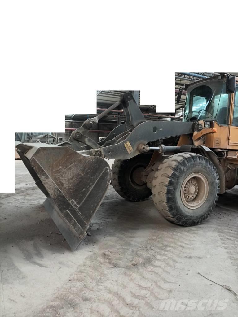 Volvo L 90 E لوادر بعجل