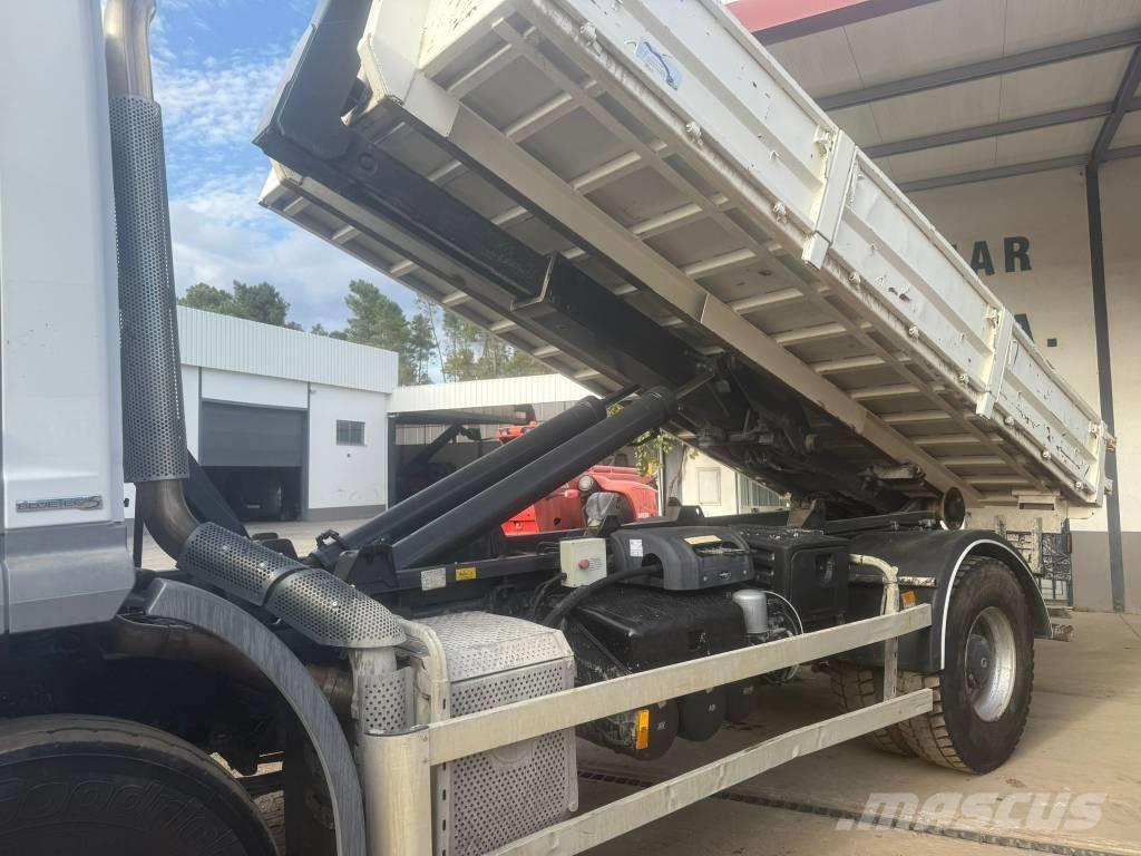 Mercedes-Benz 1833 شاحنات الرافعات الخطافية