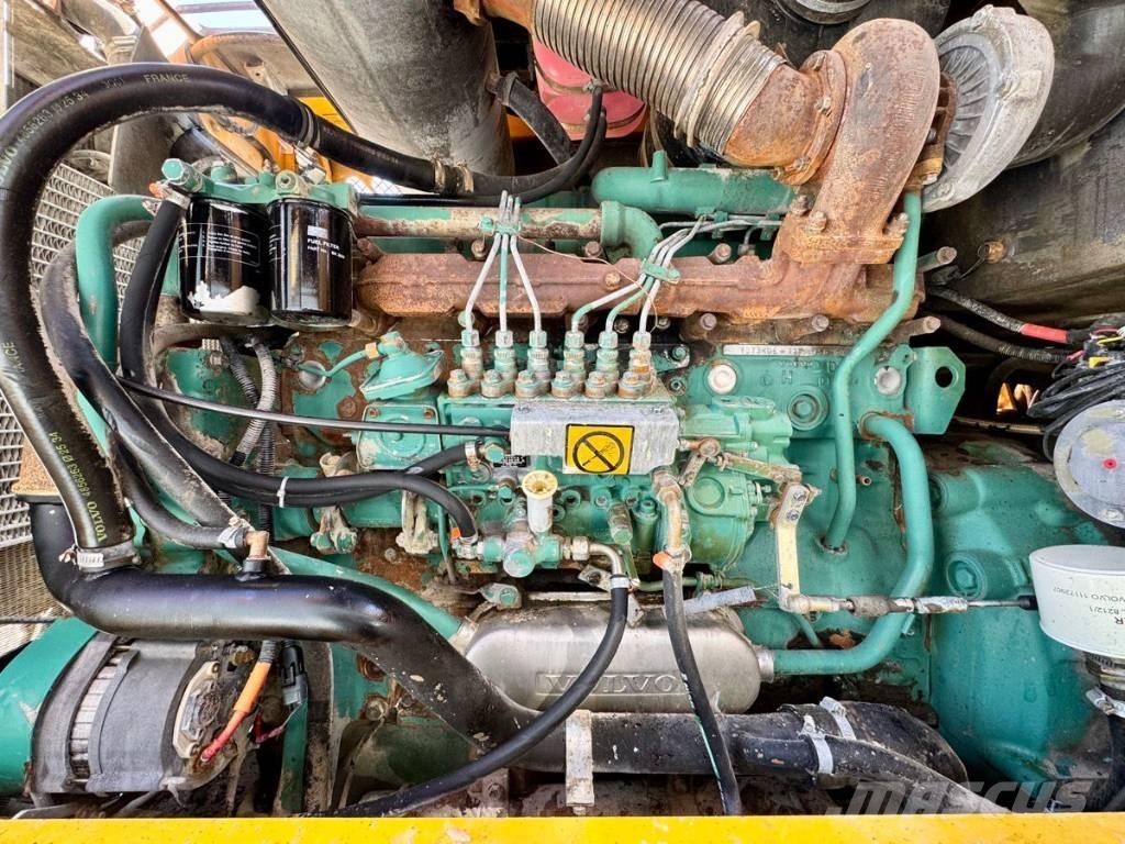 Volvo L 120 D لوادر بعجل
