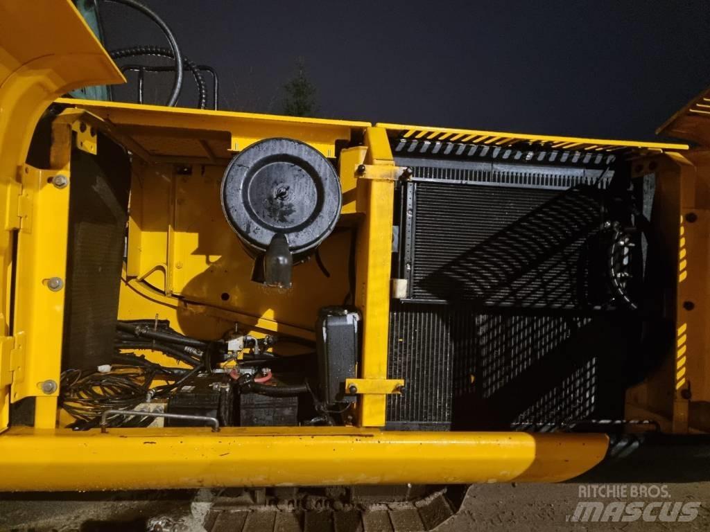 JCB JS 210 LC حفارات زحافة