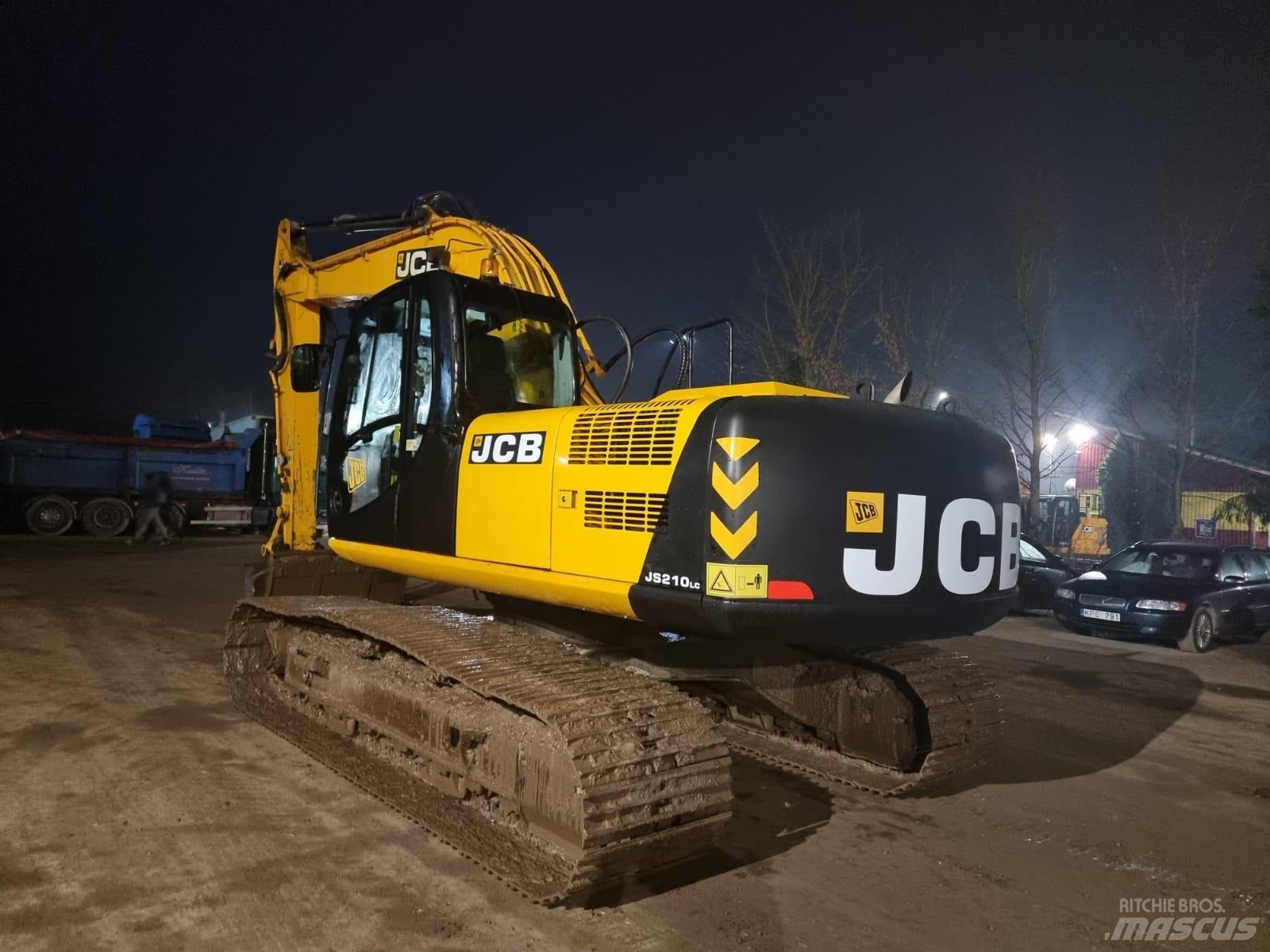 JCB JS 210 LC حفارات زحافة
