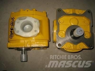 Komatsu D85A-18 pump هيدروليات