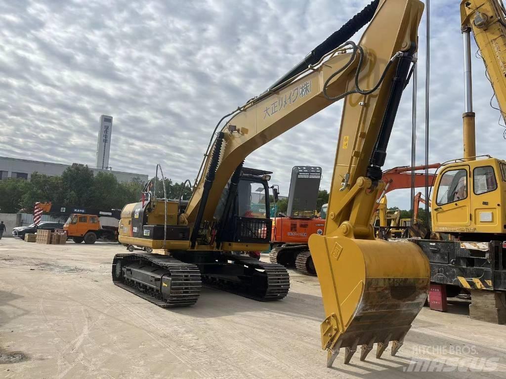 CAT 320 D حفارات زحافة