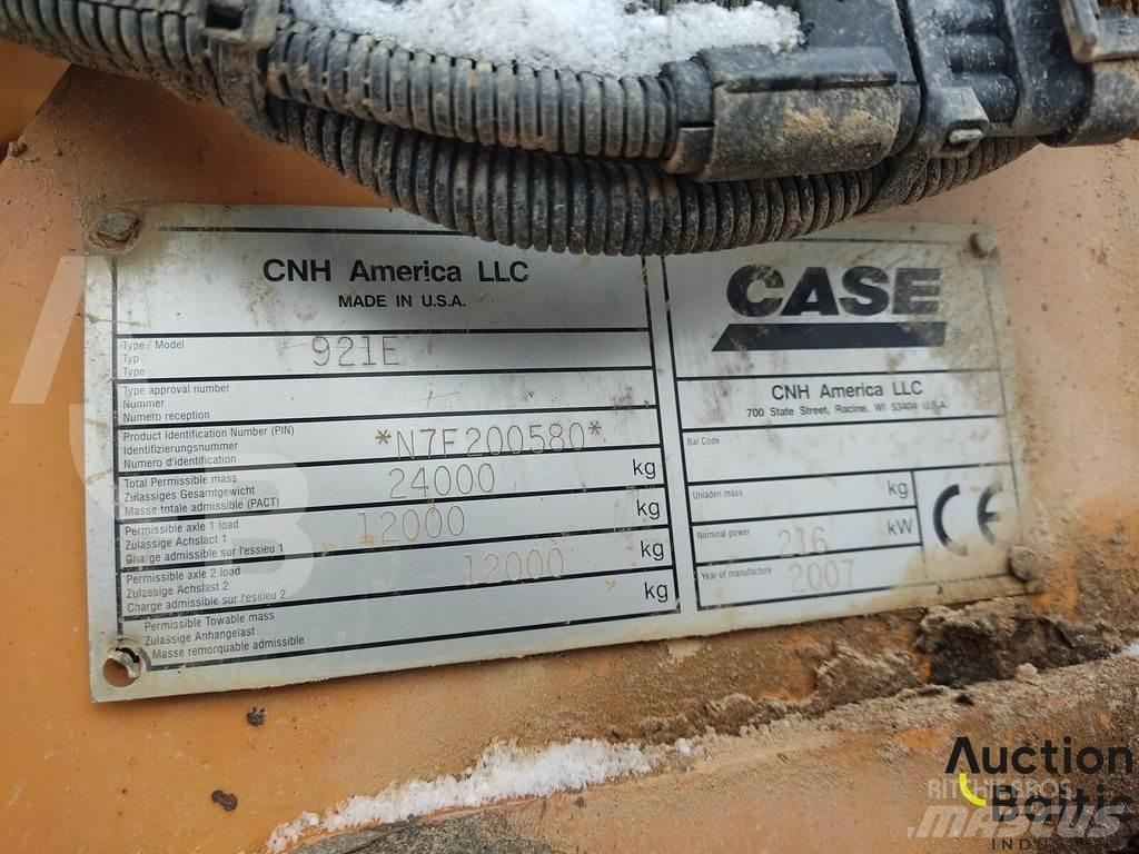 CASE 921 E لوادر بعجل