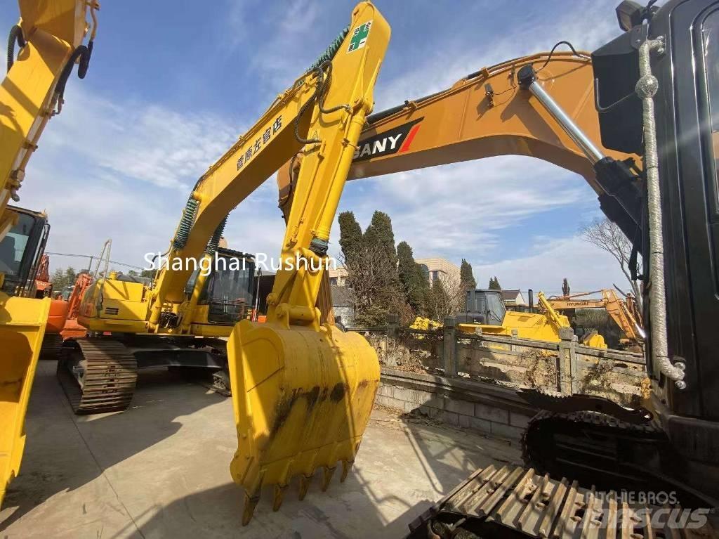 Komatsu PC 200-8 حفارات زحافة