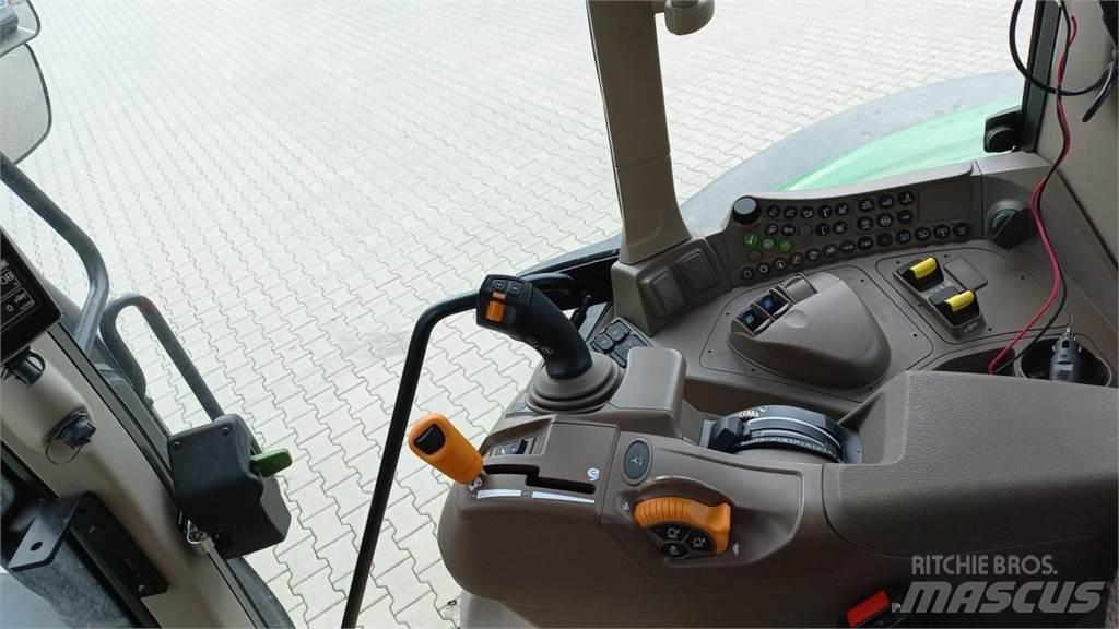 John Deere 6120M الجرارات