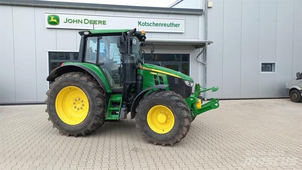 John Deere 6120M الجرارات