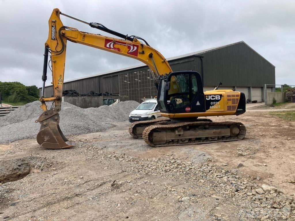 JCB JS 220 LC حفارات زحافة