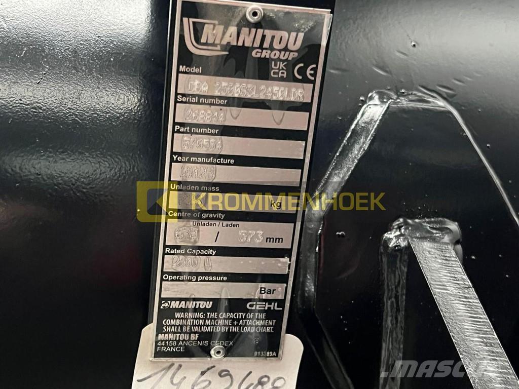 Manitou CBA 2500 دلاء