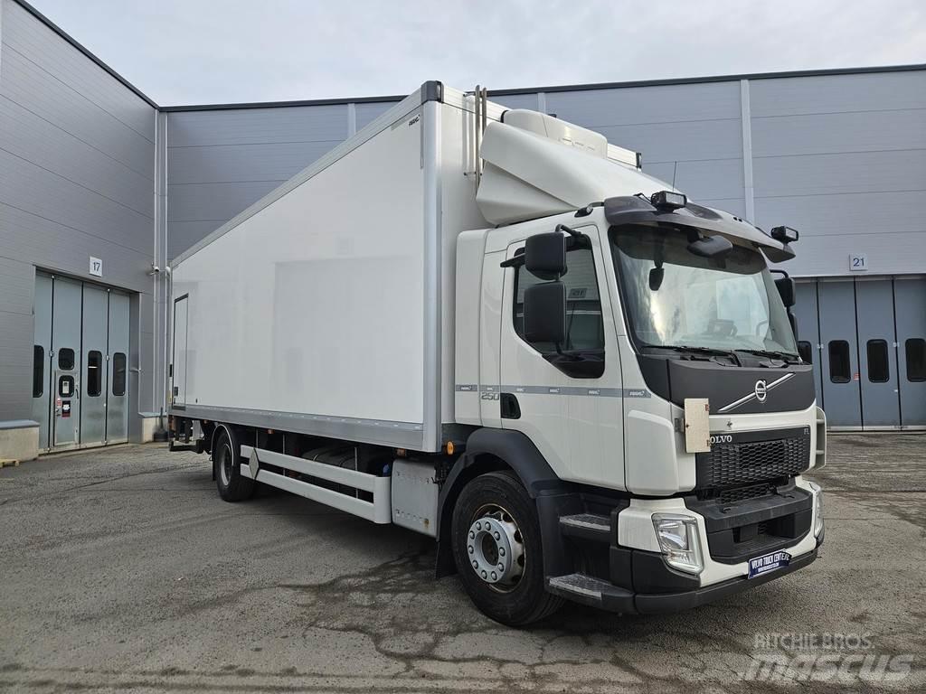 Volvo FL شاحنات ذات هيكل صندوقي