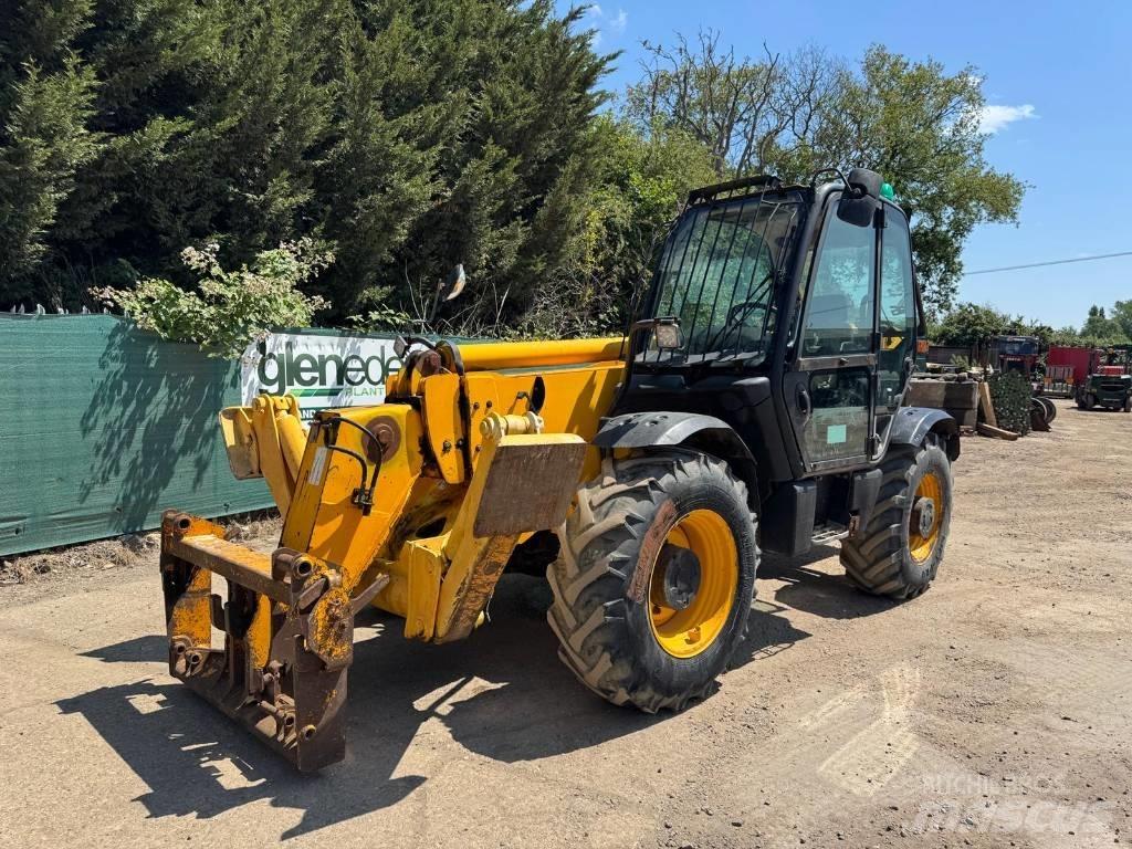 JCB 535-125 مناولات متداخلة
