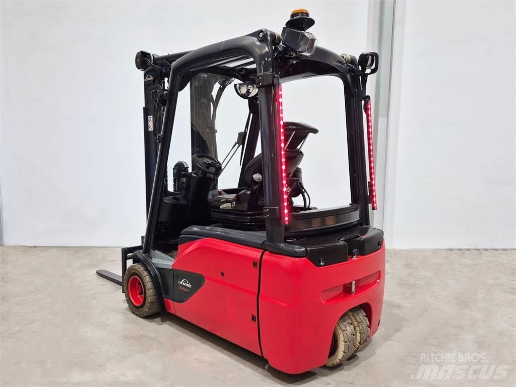 Linde E20L 02 386 شاحنات ذات رافعات شوكية تعمل بالكهرباء