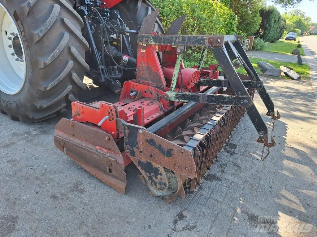 Peecon 3000 الكاسحات وقلابات التربة ذات المحركات
