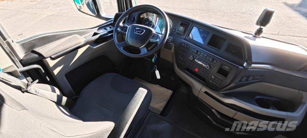 MAN TGX 18.470 شاحنات بغطاء جانبي