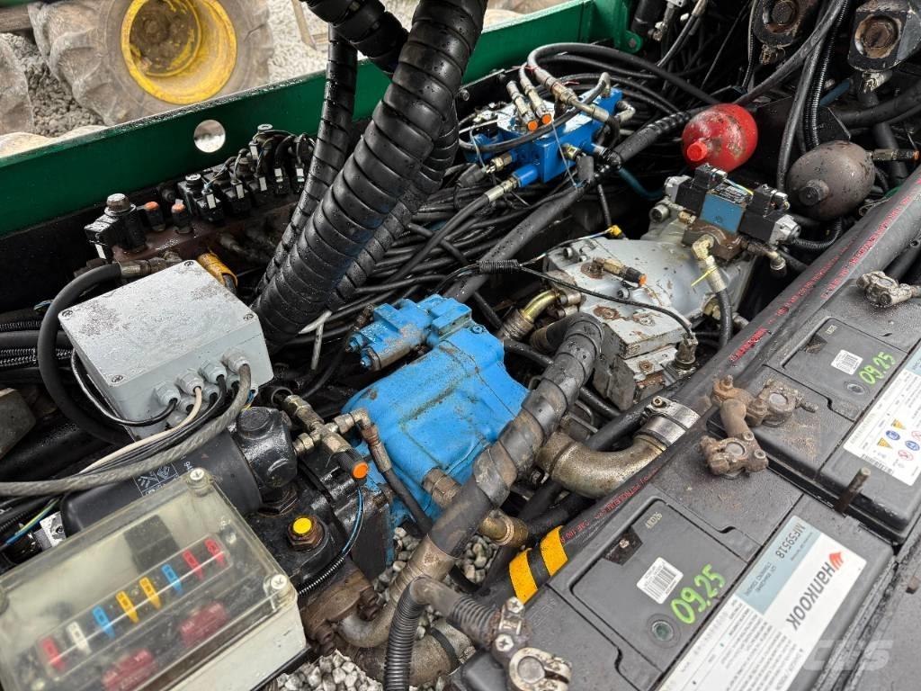 Timberjack 810 B شاحنات