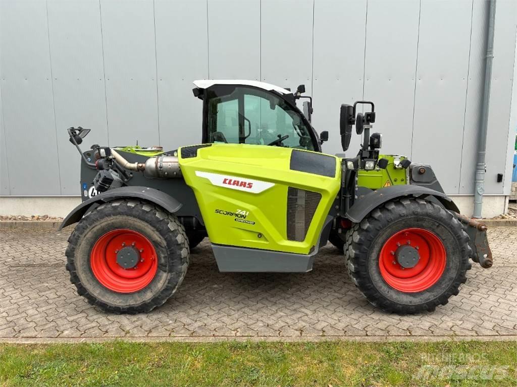 CLAAS Scorpion 741 مناولات متداخلة