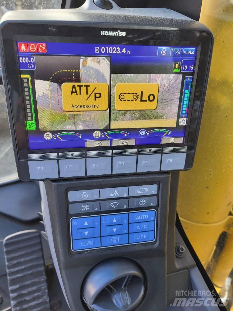 Komatsu PC210LC-11 حفارات زحافة