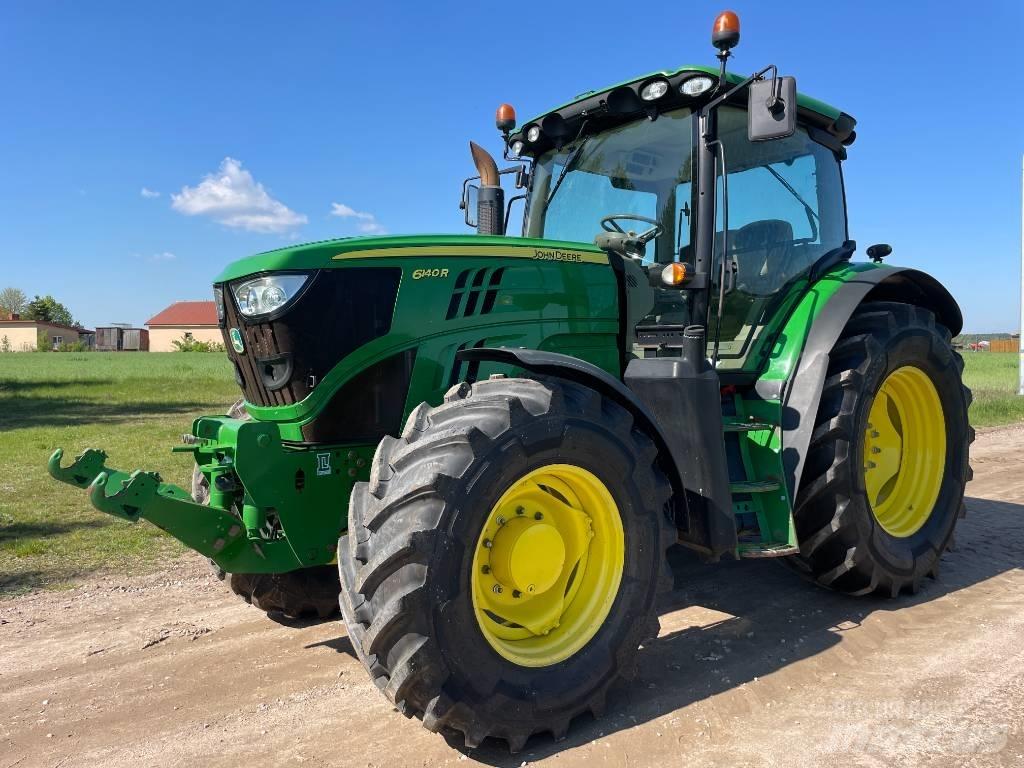 John Deere 6140 R الجرارات