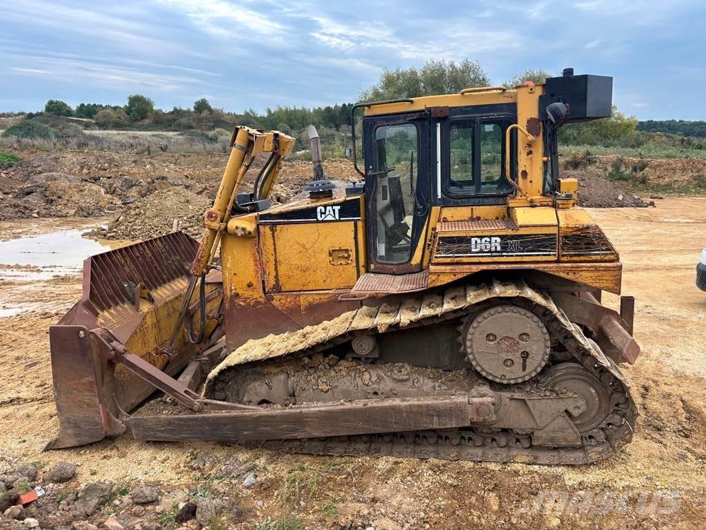 CAT D 6 R DS XL II بلدوزرات مجنزرة