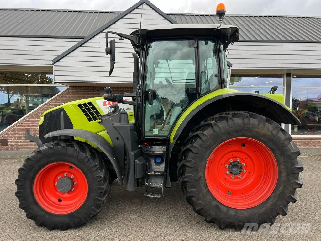 CLAAS Arion 510 CIS الجرارات