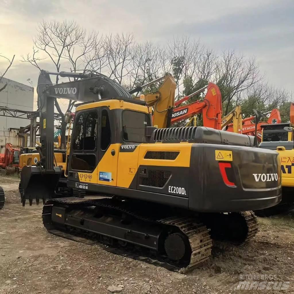 Volvo EC200DL حفارات زحافة