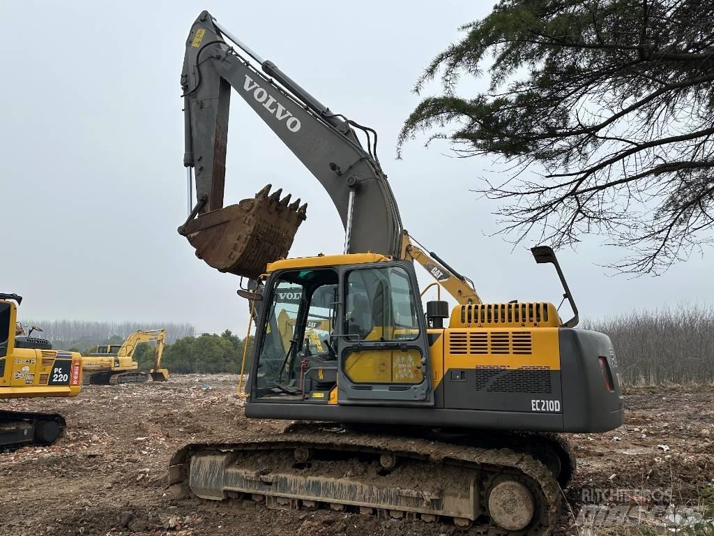 Volvo EC210D حفارات زحافة