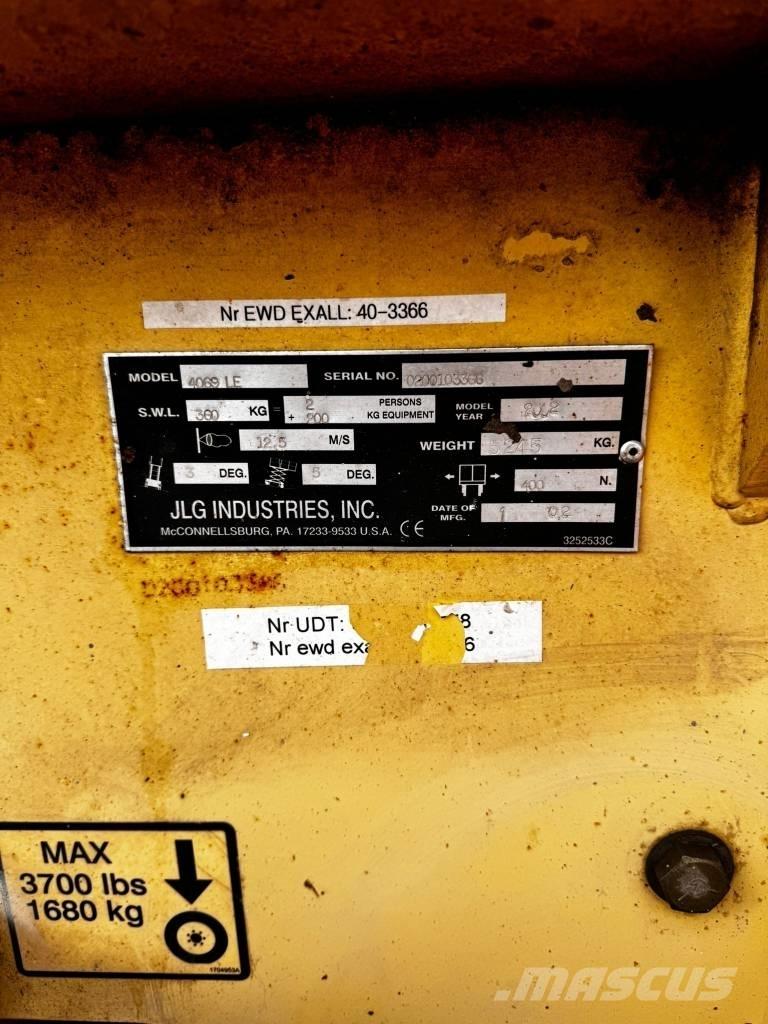 JLG 4069 LE رافعات مقصية الشكل