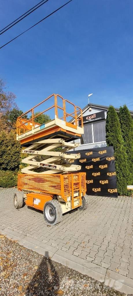 JLG 4069 LE رافعات مقصية الشكل